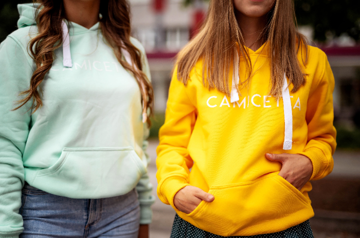 Jaki nadruk najlepiej sprawdza się na bluzie noszonej codziennie?