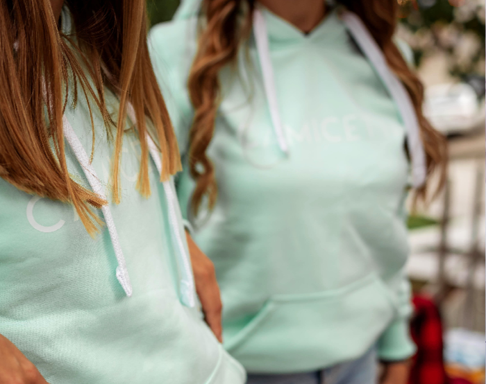  Bluza firmowa na zamek